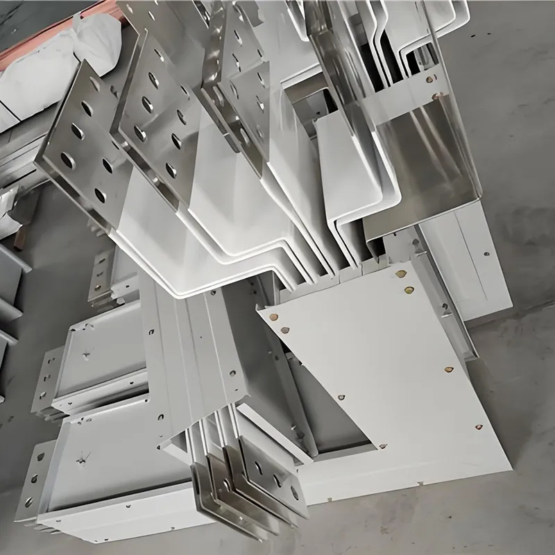 Sendvičová zbernica s medeným vodičom